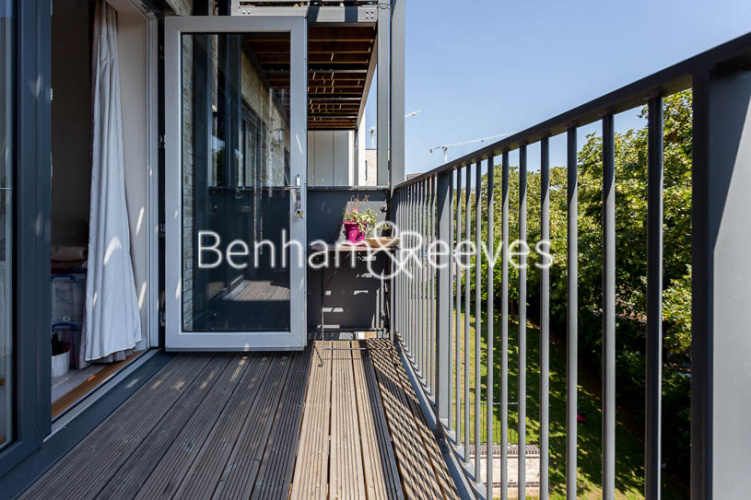 1  bedroom flat to rent in Observer Close, Colindale, NW9-image 5