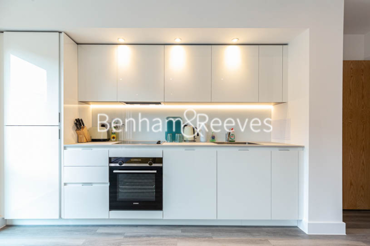 1 bedroom flat to rent in Lismore Boulevard, Colindale, NW9-image 2