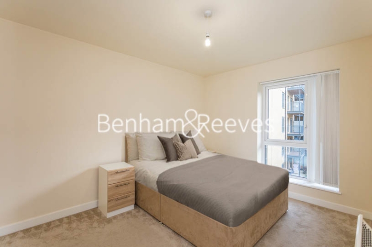 2 bedroom(s) flat to rent in Beaufort Square, Colindale, NW9-image 13