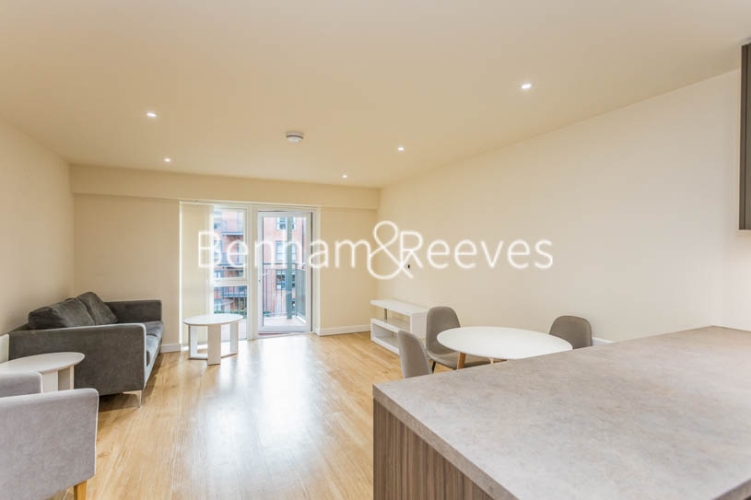 2 bedroom(s) flat to rent in Beaufort Square, Colindale, NW9-image 17