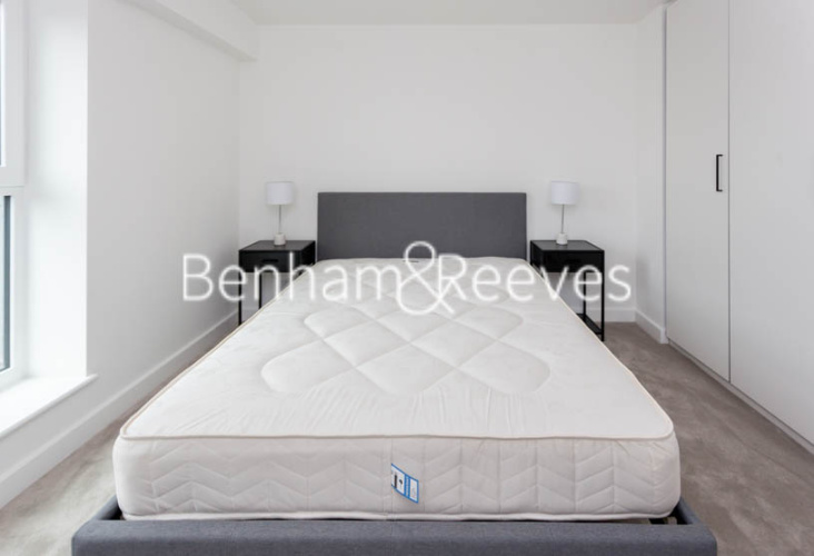 1  bedroom flat to rent in Beaufort Square, Colindale, NW9-image 11