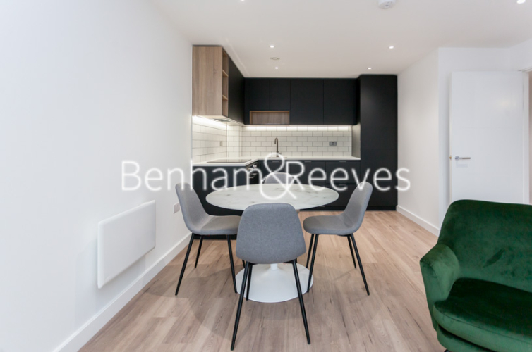 1 bedroom(s) flat to rent in Beaufort Square, Colindale, NW9-image 7