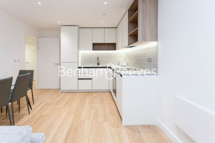 2 bedrooms flat to rent in Beaufort Square, Colindale , NW9-image 2