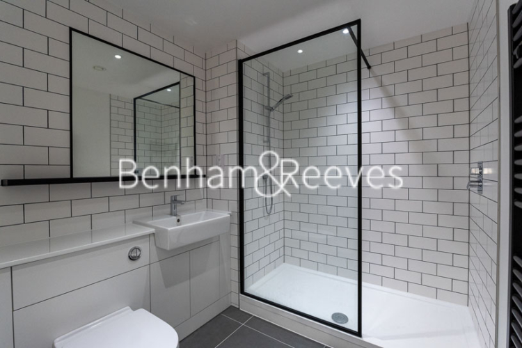 Studio flat to rent in Beaufort Square, Colindale, NW9-image 4