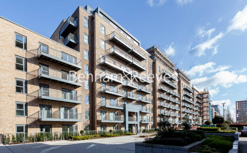 Studio flat to rent in Beaufort Square, Colindale, NW9-image 5