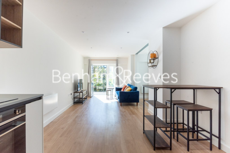 Studio flat to rent in Beaufort Square, Colindale, NW9-image 6