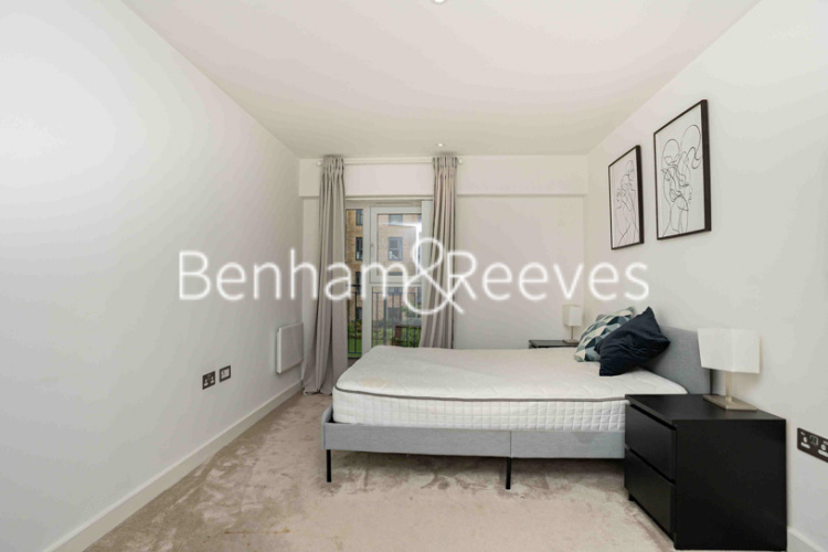 1  bedroom flat to rent in Beaufort Square, Colindale, NW9-image 14
