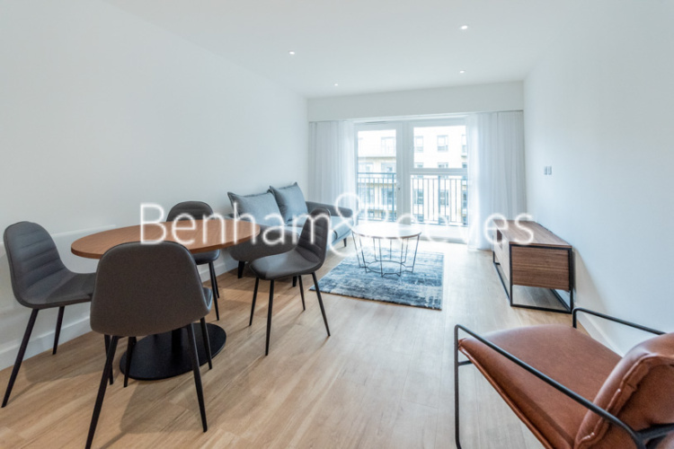 1  bedroom flat to rent in Fairbank House, Beaufort Square, NW9-image 3