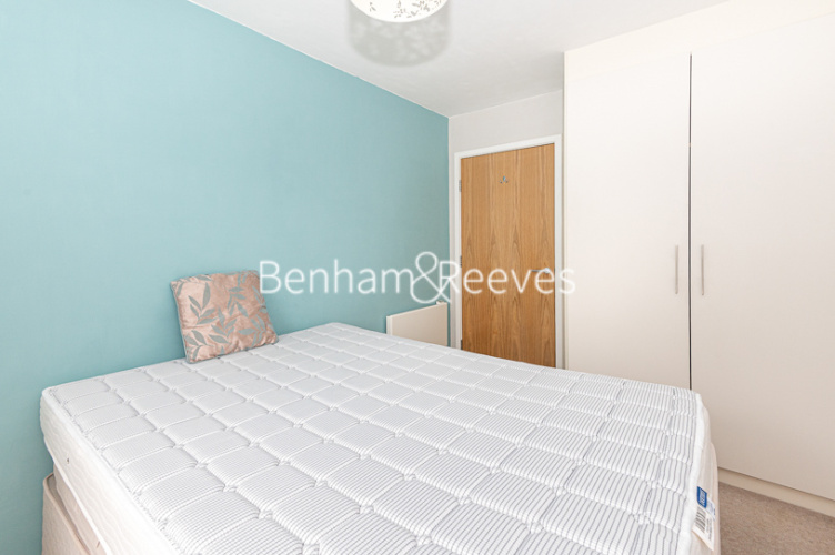 2  bedrooms flat to rent in Heritage Avenue, Beaufort Park, NW9-image 5