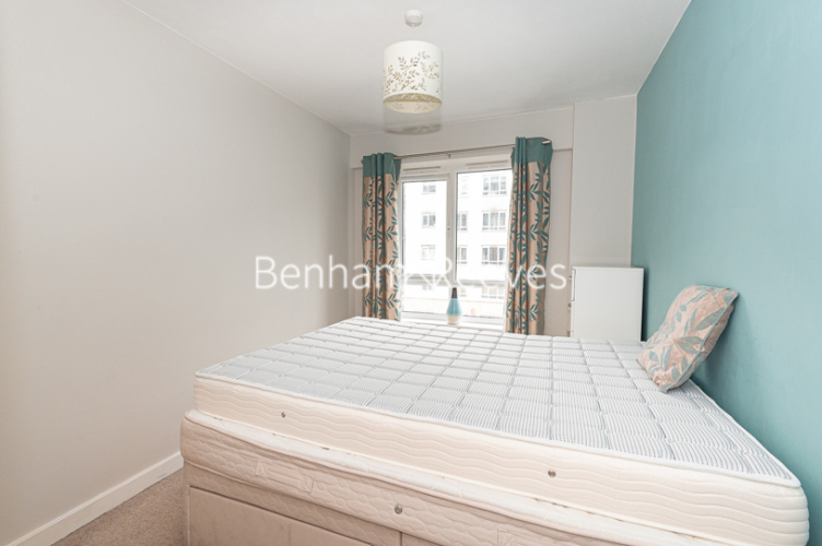 2  bedrooms flat to rent in Heritage Avenue, Beaufort Park, NW9-image 6