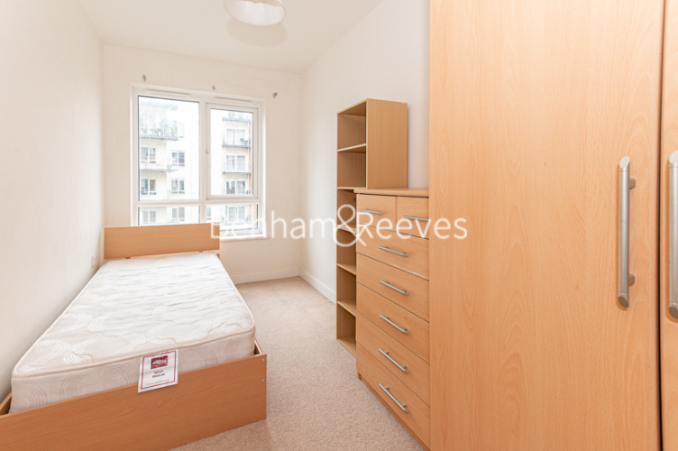 2  bedrooms flat to rent in Heritage Avenue, Beaufort Park, NW9-image 7
