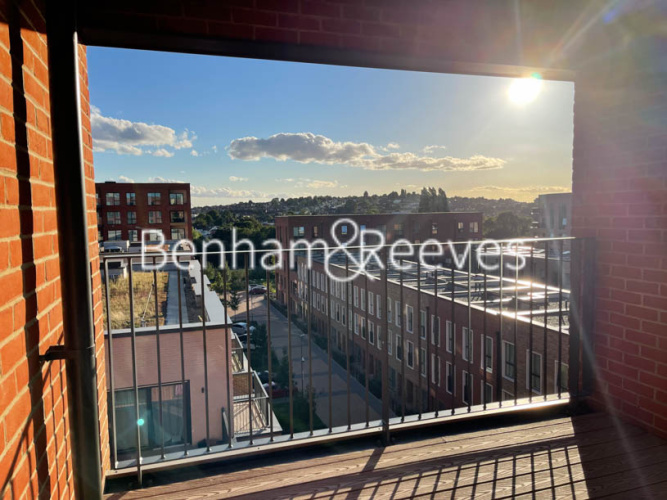 3  bedrooms flat to rent in Lismore Boulevard, Colindale, NW9-image 11