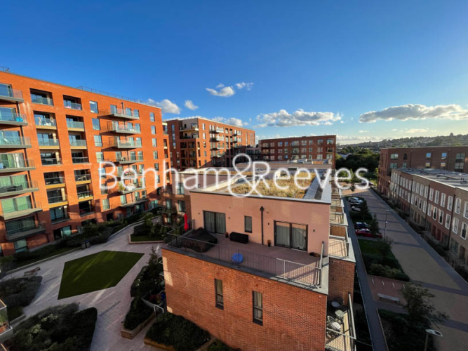 3  bedrooms flat to rent in Lismore Boulevard, Colindale, NW9-image 12