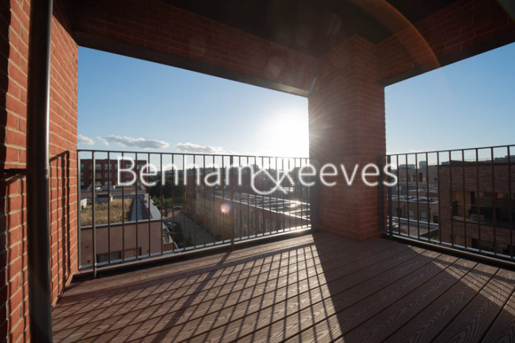 3  bedrooms flat to rent in Lismore Boulevard, Colindale, NW9-image 16
