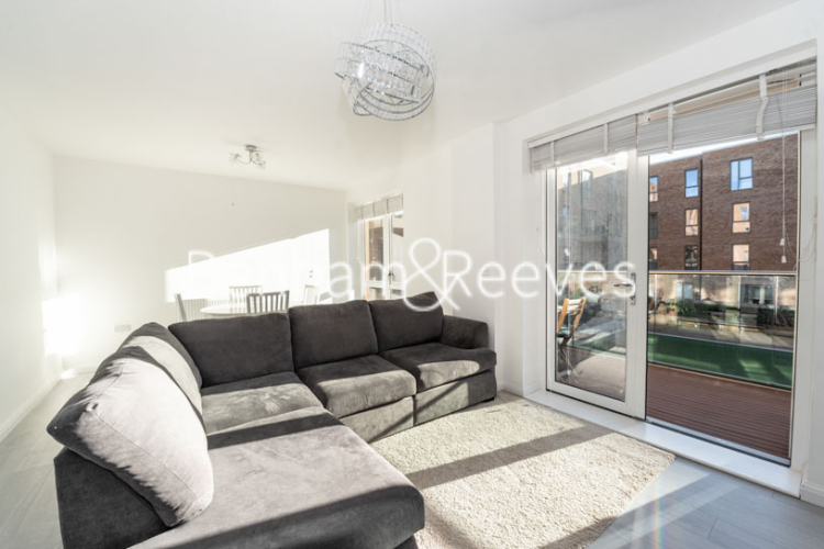 2 bedrooms flat to rent in Trobridge Parade, Colindale, NW9-image 1