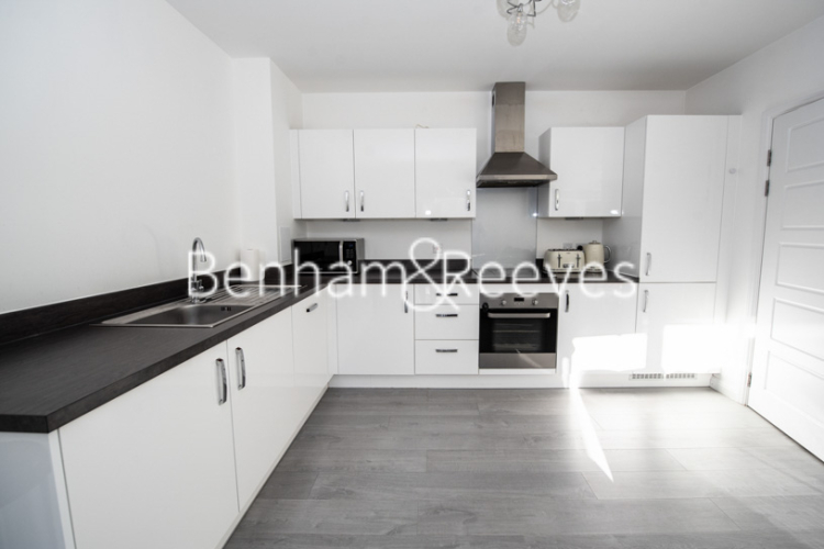 2 bedrooms flat to rent in Trobridge Parade, Colindale, NW9-image 2