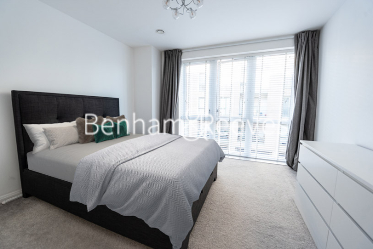 2 bedroom(s) flat to rent in Trobridge Parade, Colindale, NW9-image 3