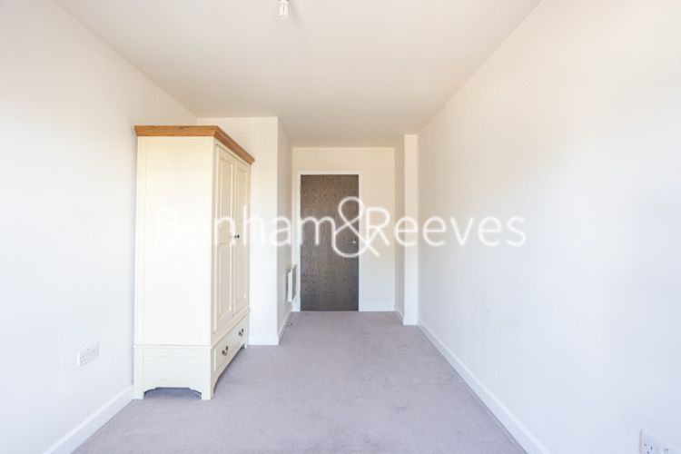 2  bedrooms flat to rent in East Drive, Colindale, NW9-image 3