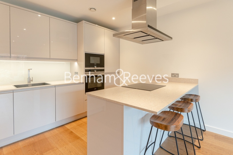 3  bedrooms flat to rent in Lismore Boulevard, Colindale Gardens, NW9-image 2