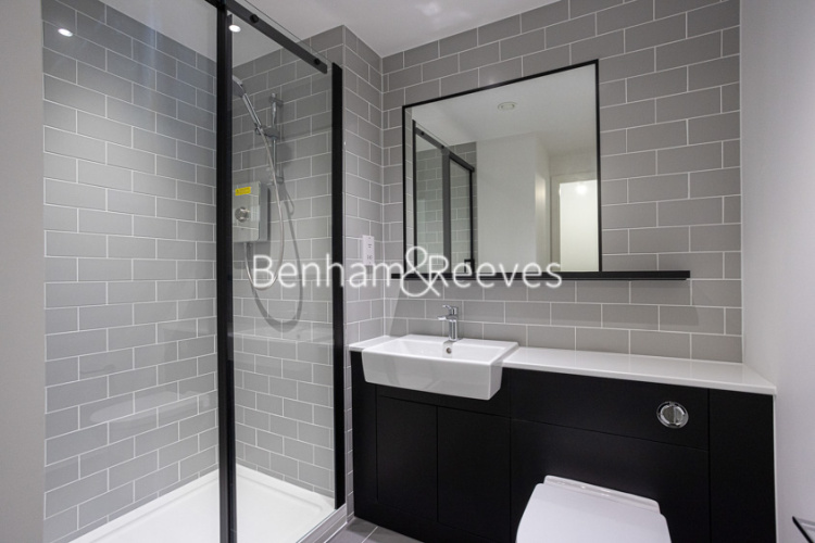 Studio flat to rent in Beaufort Square, Colindale, NW9-image 4