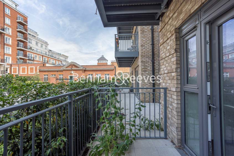 Studio flat to rent in Beaufort Square, Colindale, NW9-image 5