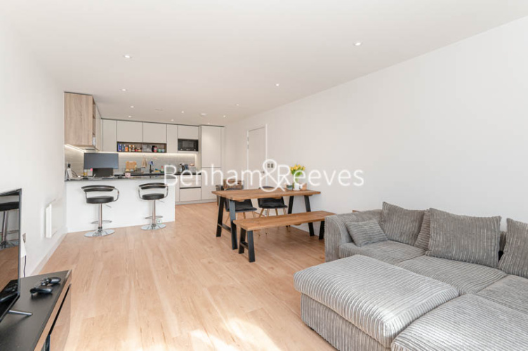 3  bedrooms flat to rent in Beaufort Square, Colindale, NW9-image 6