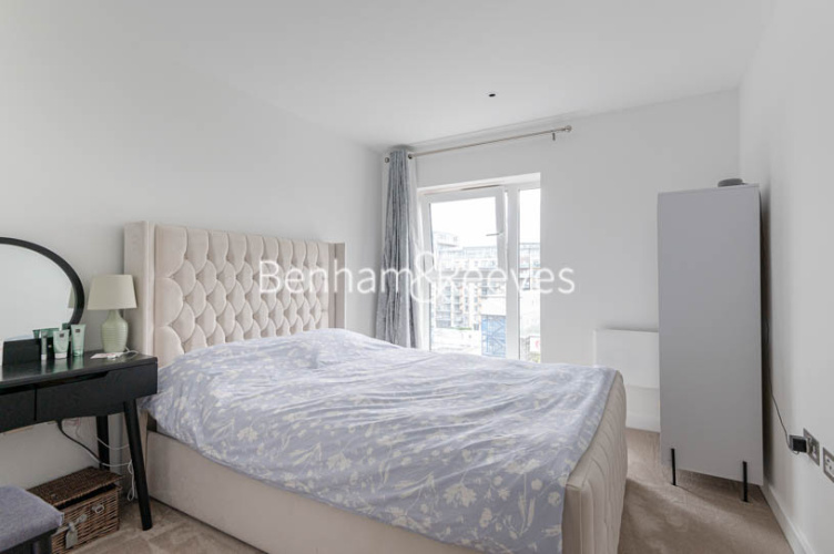 3  bedrooms flat to rent in Beaufort Square, Colindale, NW9-image 8