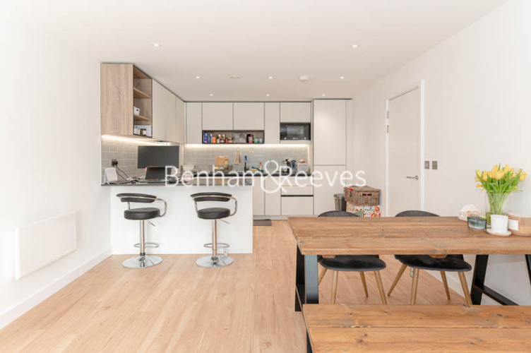 3 bedrooms flat to rent in Beaufort Square, Colindale, NW9-image 10