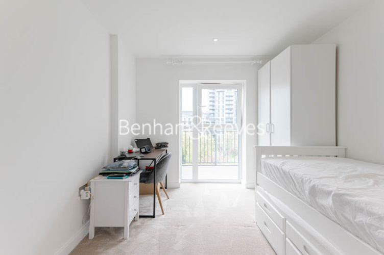 3 bedrooms flat to rent in Beaufort Square, Colindale, NW9-image 11