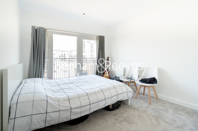 3 bedrooms flat to rent in East Drive, Beaufort Park, NW9-image 9