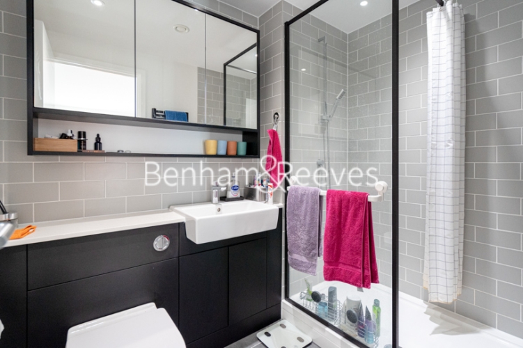 3 bedrooms flat to rent in East Drive, Beaufort Park, NW9-image 11