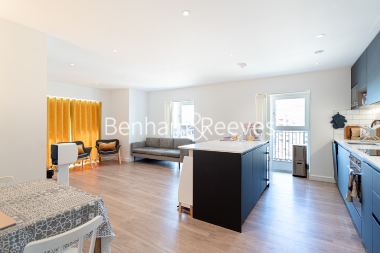 3 bedrooms flat to rent in East Drive, Beaufort Park, NW9-image 14