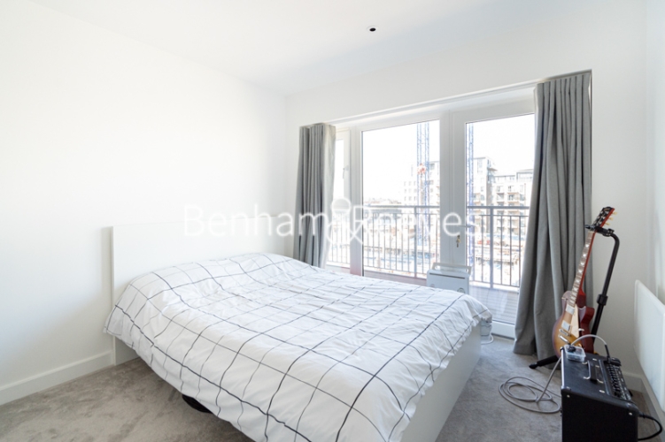 3 bedrooms flat to rent in East Drive, Beaufort Park, NW9-image 16