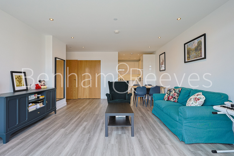 2  bedrooms flat to rent in Colindale Gardens, Beaufort Park, NW9-image 1