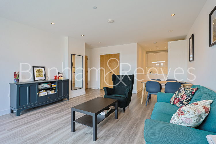 2  bedrooms flat to rent in Colindale Gardens, Beaufort Park, NW9-image 8