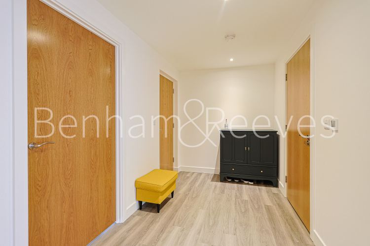 2  bedrooms flat to rent in Colindale Gardens, Beaufort Park, NW9-image 15