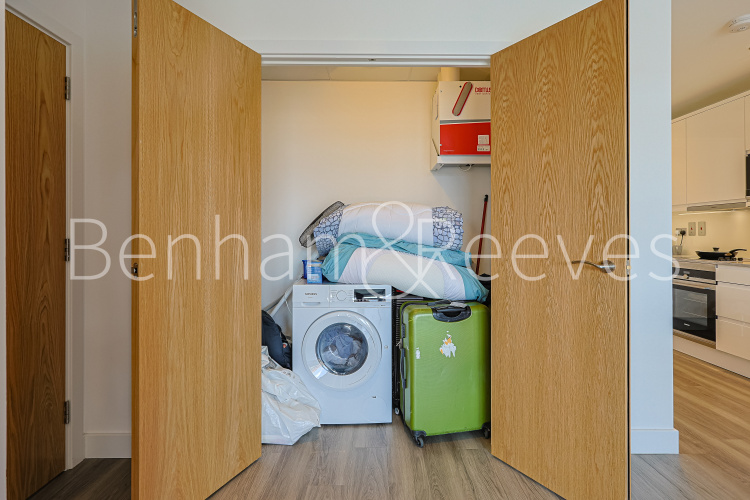 2  bedrooms flat to rent in Colindale Gardens, Beaufort Park, NW9-image 18