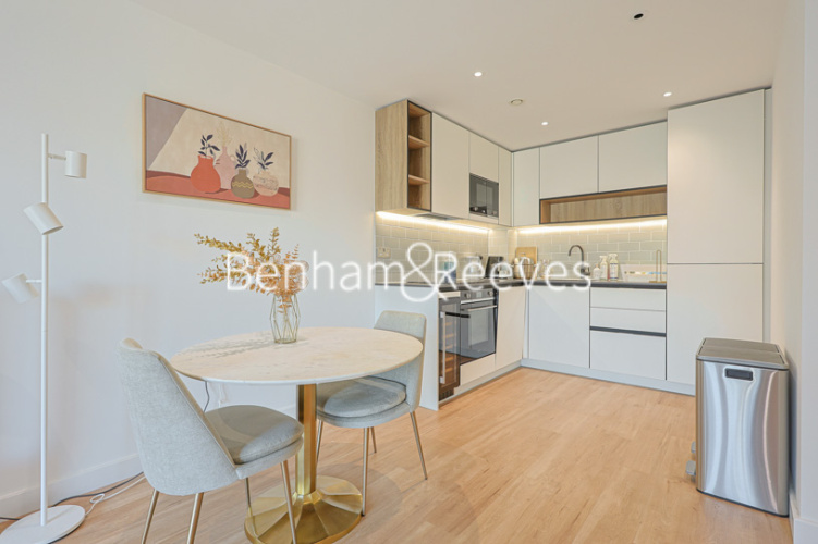 2  bedrooms flat to rent in Beaufort Square, Beaufort Park, NW9-image 2