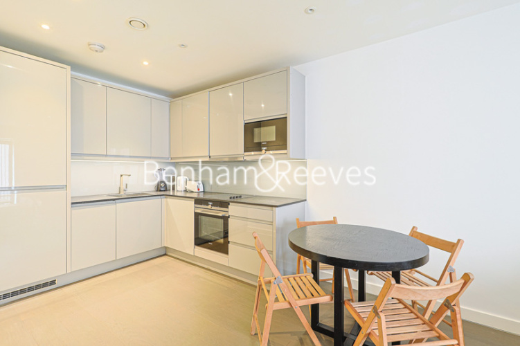 2  bedrooms flat to rent in Lismore Boulevard, Colindale, NW9-image 2