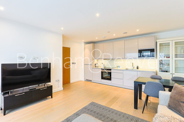 1  bedroom flat to rent in Quassia House, Thonrey Close , NW9-image 3