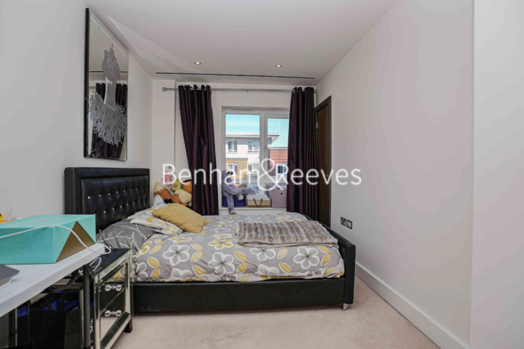 3  bedrooms flat to rent in Boulevard Drive, Colindale, NW9-image 15