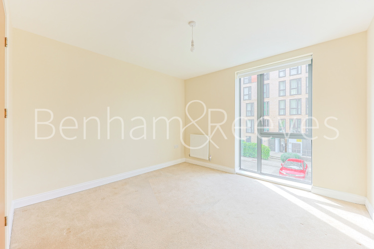 2  bedrooms flat to rent in Conrad Court, Needleman Close, NW9-image 9