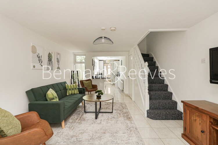 3  bedrooms flat to rent in The Burroughs, Colindal, NW4-image 7
