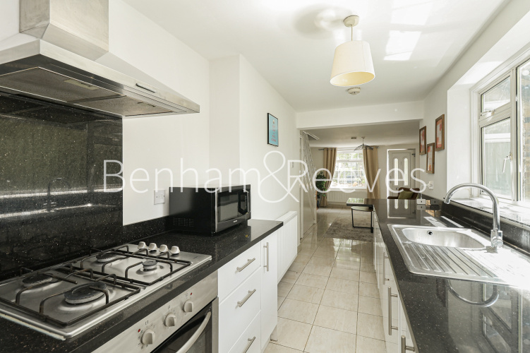 3  bedrooms flat to rent in The Burroughs, Colindal, NW4-image 8