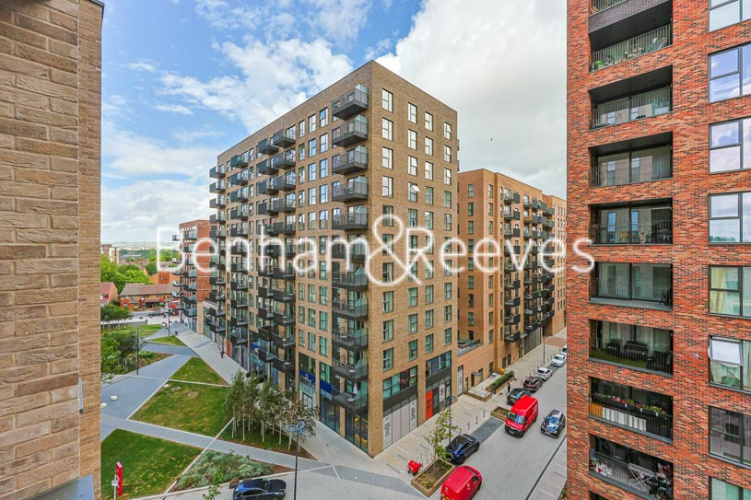 2  bedrooms flat to rent in Sanday Drive, Colindale Gardens, NW9-image 5