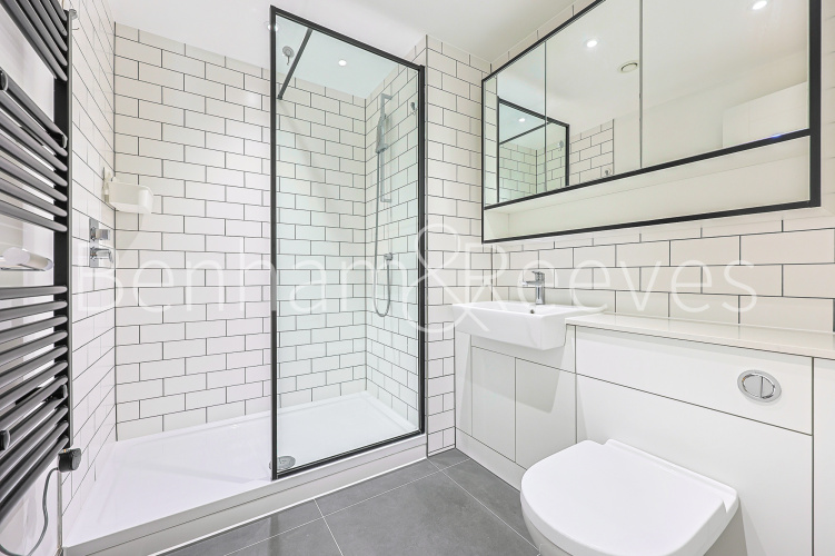 2  bedrooms flat to rent in Fairbank House, Beaufort Square, NW9-image 5