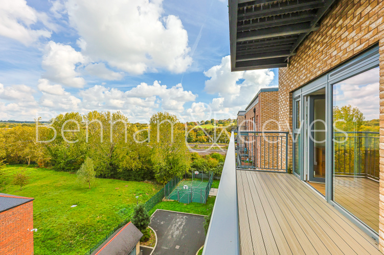 2  bedrooms flat to rent in Fairbank House, Beaufort Square, NW9-image 6