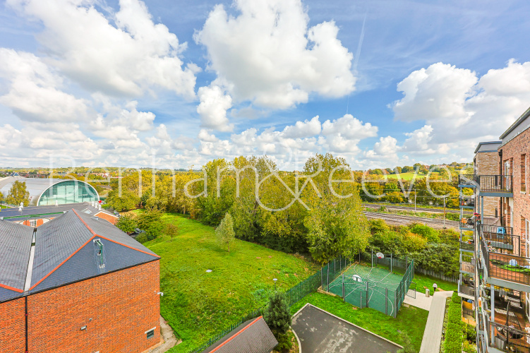 2  bedrooms flat to rent in Fairbank House, Beaufort Square, NW9-image 7