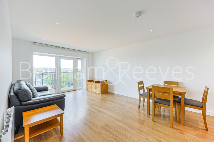 2  bedrooms flat to rent in Fairbank House, Beaufort Square, NW9-image 8