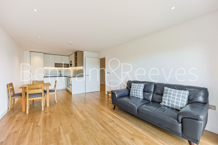 2  bedrooms flat to rent in Fairbank House, Beaufort Square, NW9-image 9